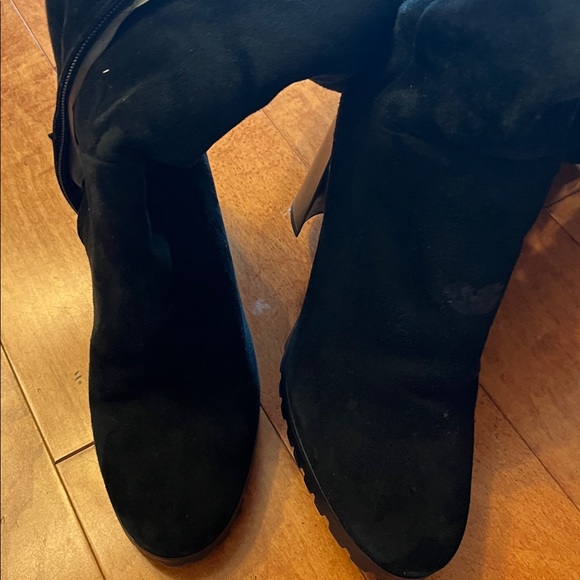 Black suede and shearling lined knee high boots with heels - Picture 5 of 16